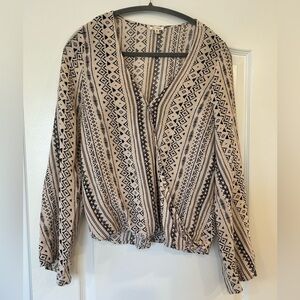 EUC En Creme Boho Chic Geometric Print Long Sleeve Blouse